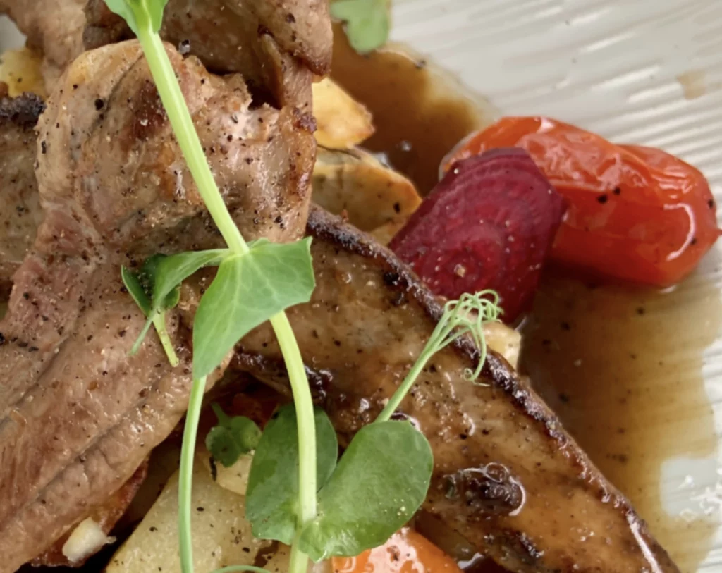 Aiguillettes de canard du Sud-Ouest au pesto de tomates et légumes grillés